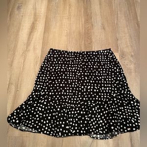 Banana Republic small dot mini skirt black and white in size 0